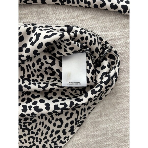 Express Women’s Button Down Shirt Cheetah Print Essential Blouse Size Medium - Picture 11 of 11